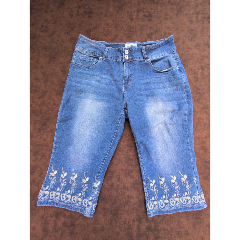 Sandpiper‎ Womens 20W Blue Embroidered Hem Denim Capri Jeans Medium Wash Plus Sz